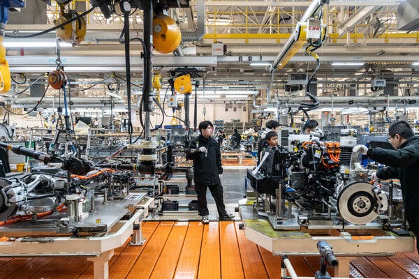 Exportaciones Chinas: Un Tsunami que Amenaza la Industria Global